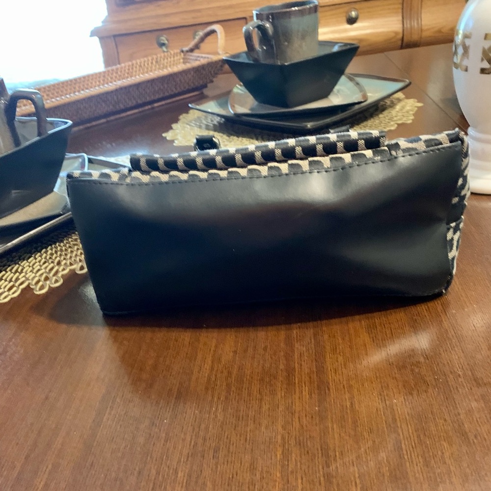 Purse - Picture 2 of 7
